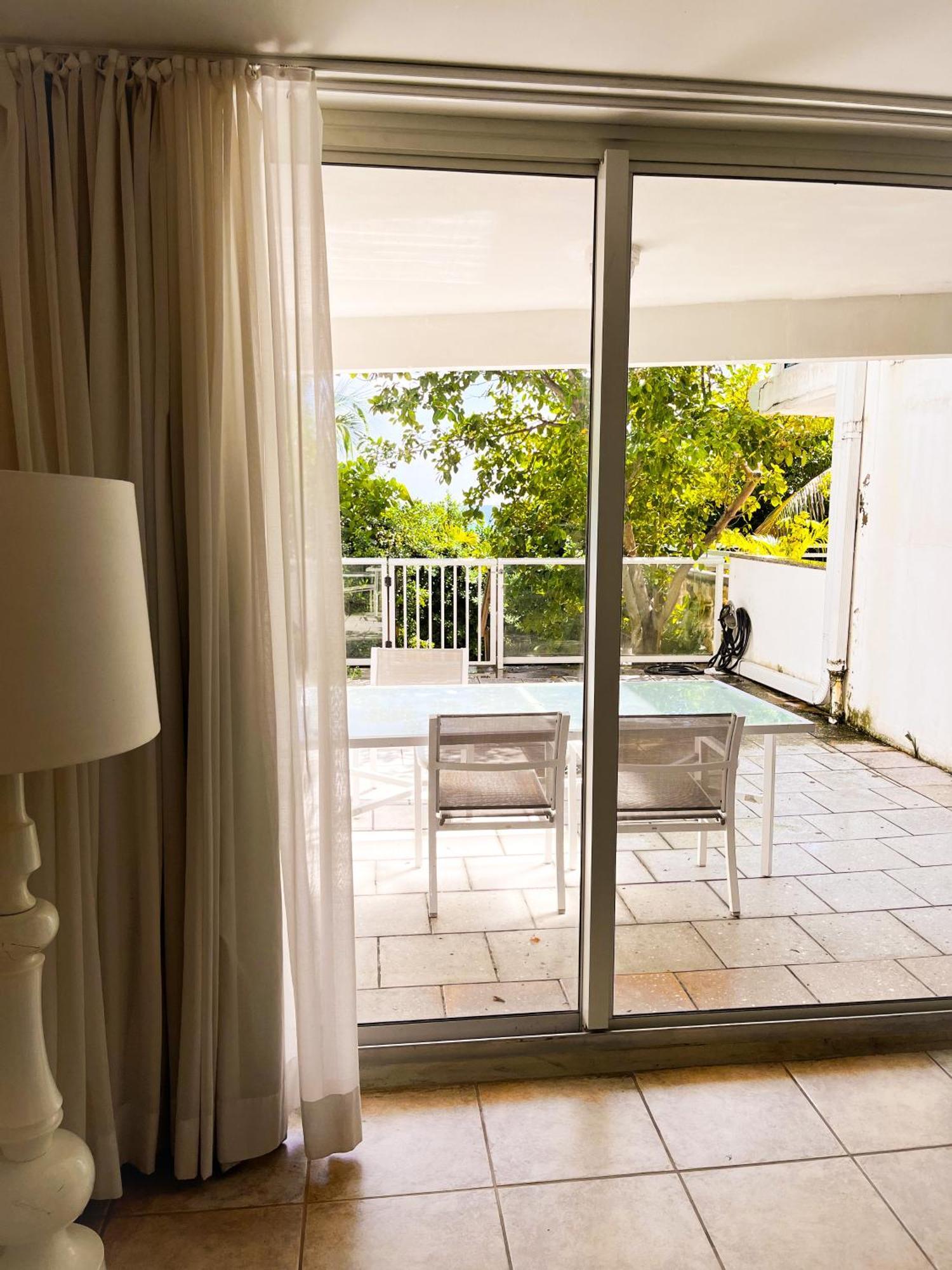 Castle Pavillon 8 Beachfront - Private Beach Access Loft With 2-Story, Pool, Tennis, Free Parking Access Μαϊάμι Μπιτς Εξωτερικό φωτογραφία